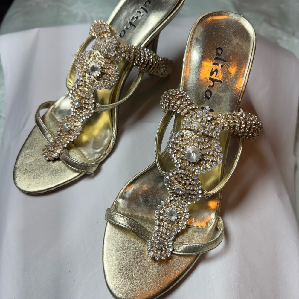 Alisha Hill Gold Rhinestone T-Strap Heels – Size 6 – Formal